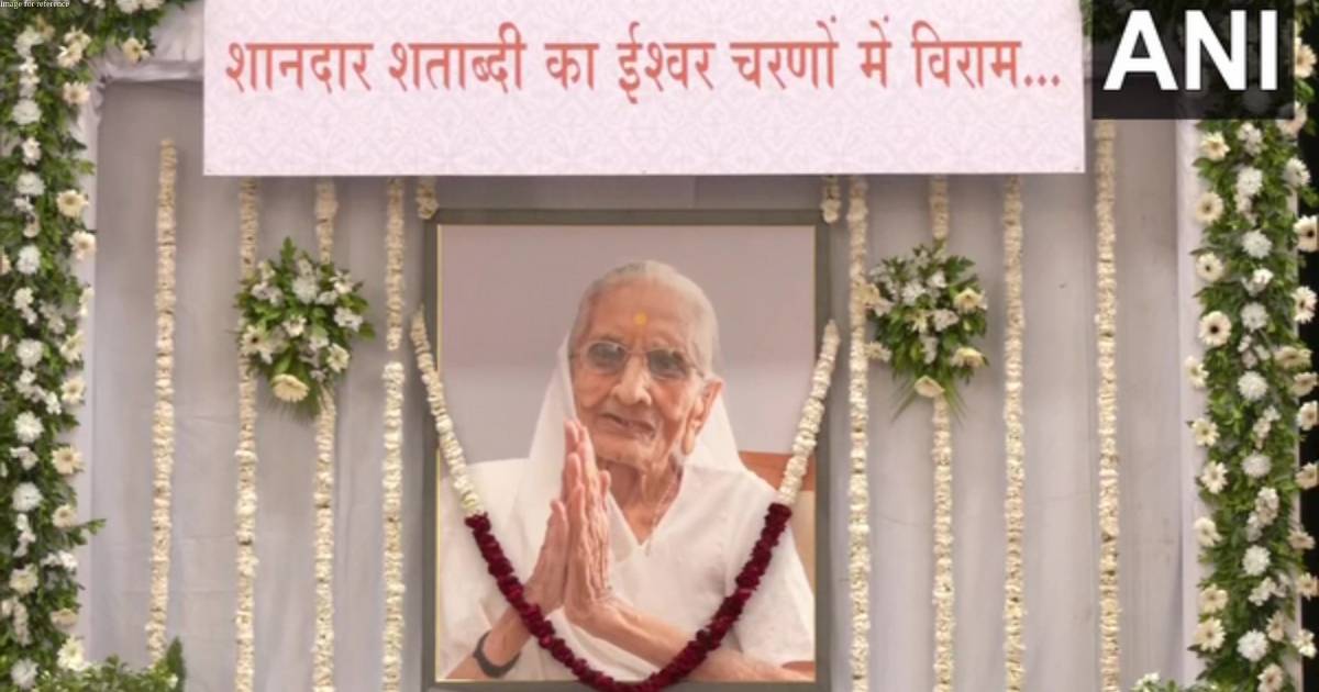 Prayer meet organised in memory of PM Modi's mother in Gujarat's Vadnagar